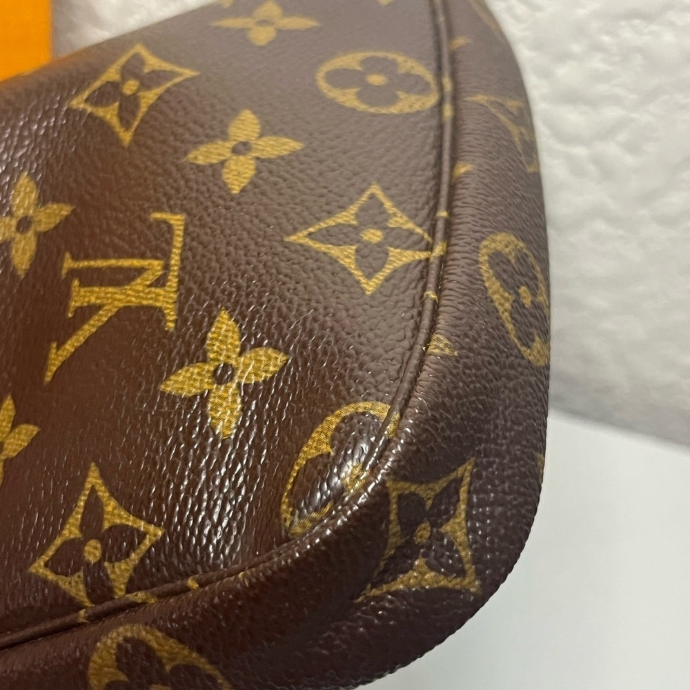 Louis Vuitton Brown Monogram Women's Bag - Picture 7 of 16
